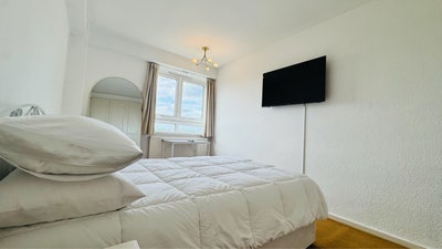 Bright Double Room for Let in Chancery Lane Main Photo