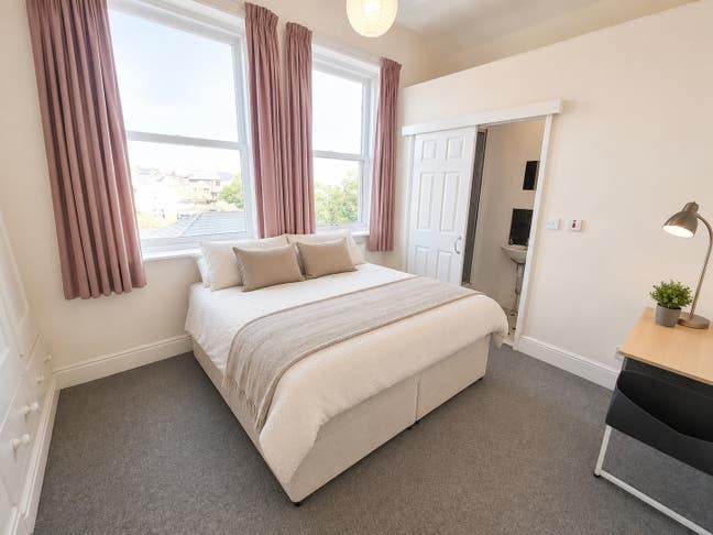 En-suite rooms in quiet, homely shared house Main Photo
