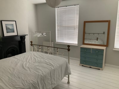 Bright and spacious double room  Main Photo