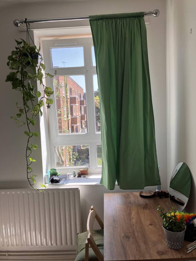 Bright room in Hackney Main Photo