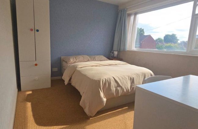 Room Available to Let –  UC accepted  Main Photo
