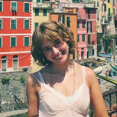 Student Female seeks a single or double room Main Photo