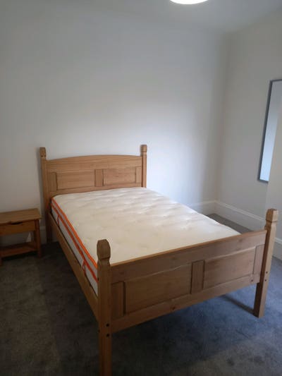Room to rent in 4 bed professional house  Main Photo