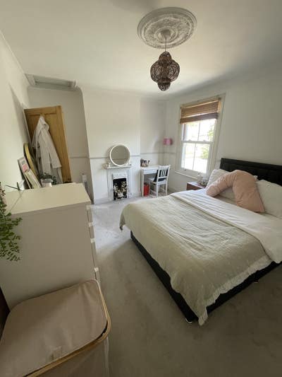 Spacious, Double Room in Whitton📍&pound;950 inc Bills Main Photo