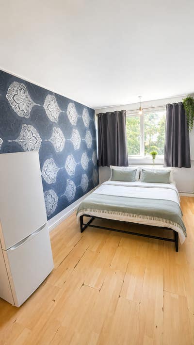 Clark Street Double Bed to Rent | 0 Deposit Main Photo