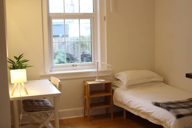 Furnished room available in friendly family home Main Photo