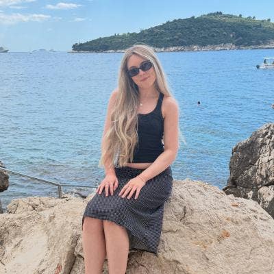 Looking for house/housemates  Hi! I'm Lotti... Main Photo