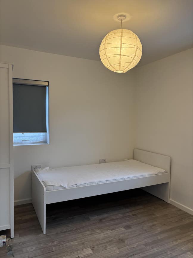 Room to let with a garden Main Photo