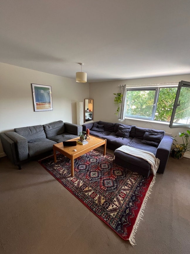 Highbury – Large Ensuite Room - couples welcome Main Photo