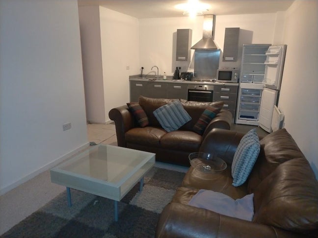 Spacious double bedroom available for rent  Main Photo