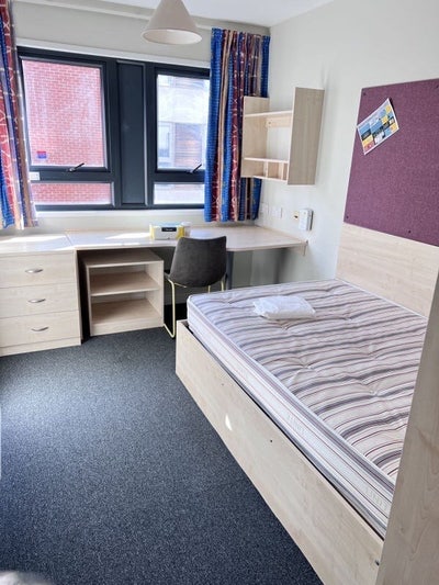 Short-Term Ensuite Available - East London Main Photo