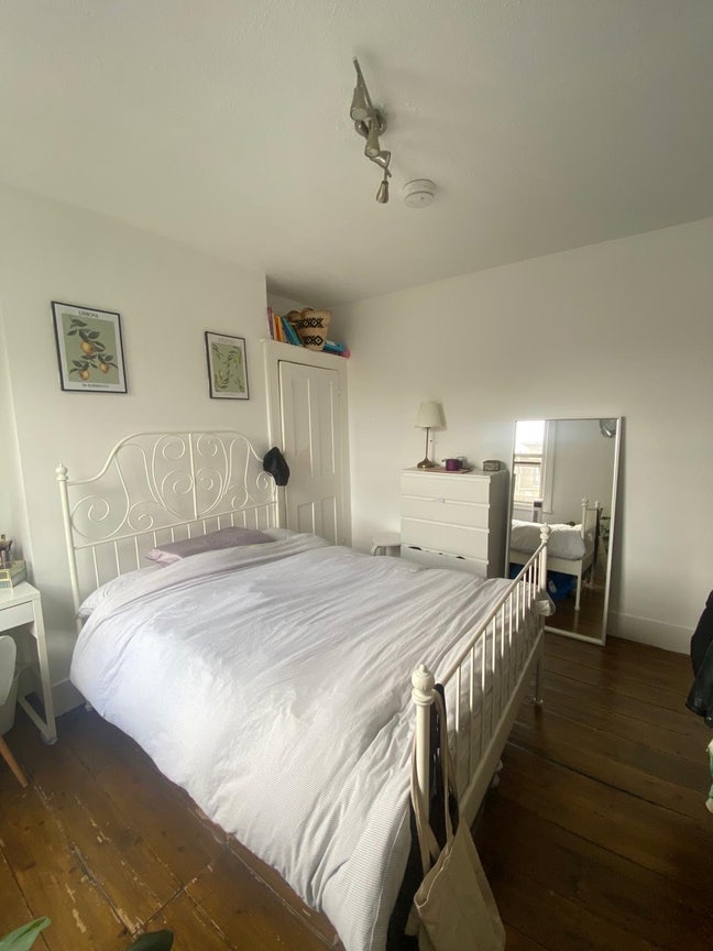 Cosy Large double room available in Greenwich! Main Photo