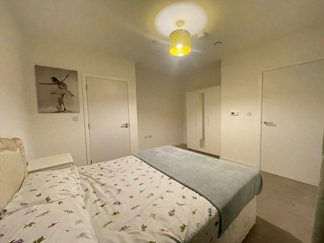 En-Suite Room | Professional Female | Gym  Main Photo