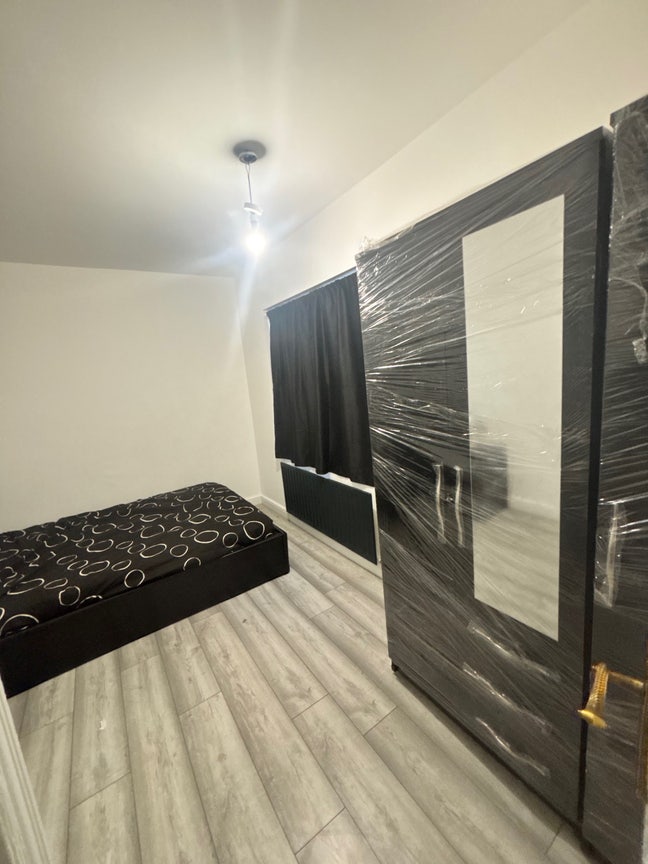Spacious Furnished Double Room &pound;600 PCM  Main Photo
