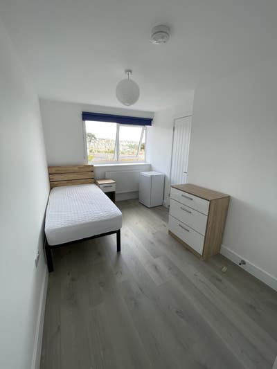 Room to rent in St ives bills included Main Photo