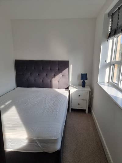 Double room in Merstham to rent Main Photo