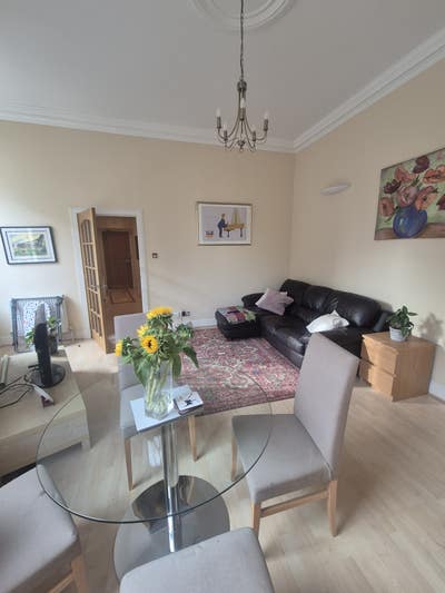 Double room available in Edinburgh city centre Main Photo