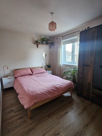 En suite double with use of office  Main Photo