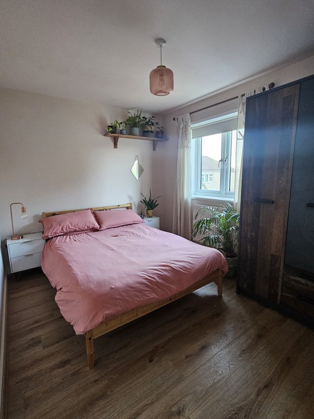 En suite double with use of office  Main Photo