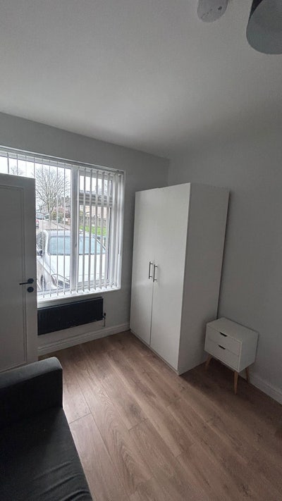 Large Double Bedroom- All Bills Included  Main Photo