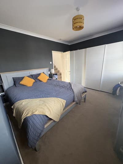 1st Floor (2x Bedrooms & Private Bathroom) Main Photo