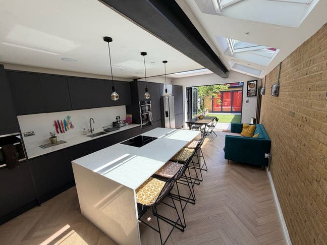 Bright Room in Beautiful LGBTQ+ Home Main Photo