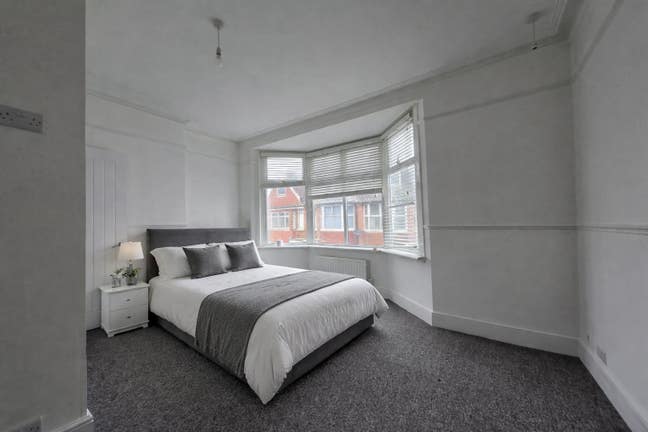 En-Suite | Bills Inc| 15 Min Hospital   Main Photo