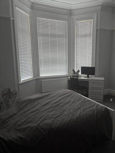 Large Double Room in Friendly 6-Bed Student House  Main Photo