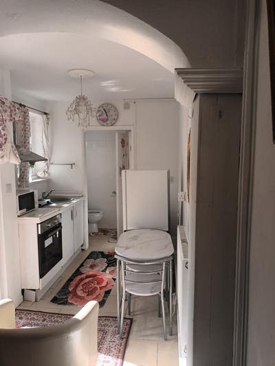 Self Contained Studio with Garden Access   Main Photo