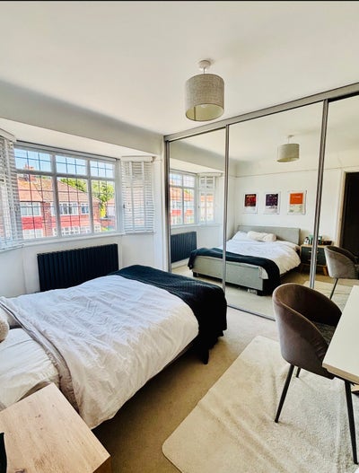 Large Double room available in Chester Main Photo