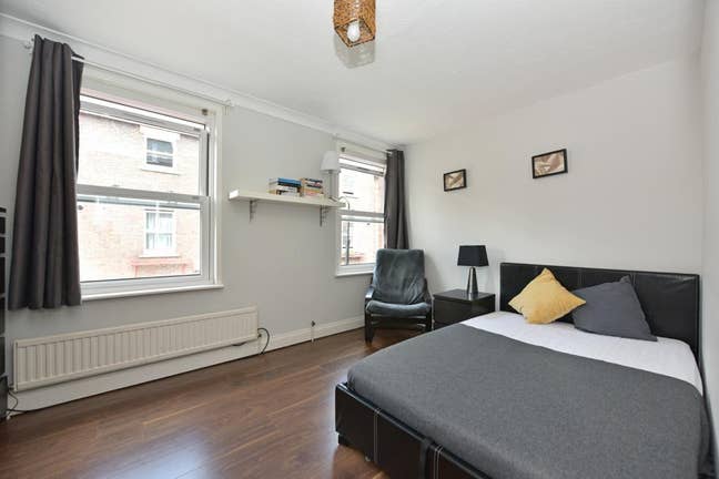 Outstanding House – Private Bathrooms Main Photo