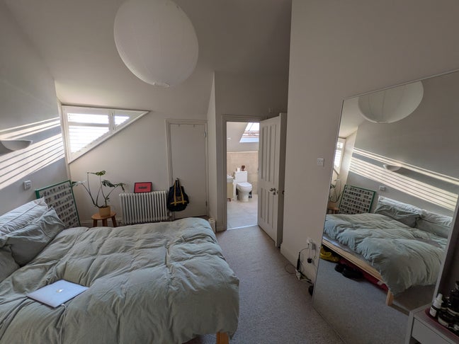 Large double bedroom w/ ensuite in central Hove Main Photo