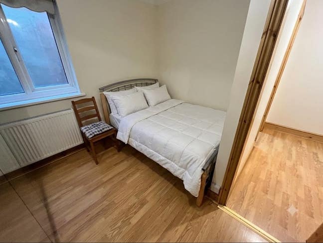 &pound;950 No Bills No Deposit + Ensuite + Living Space  Main Photo