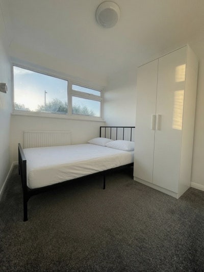 Rooms to rent in Hornchurch  Main Photo