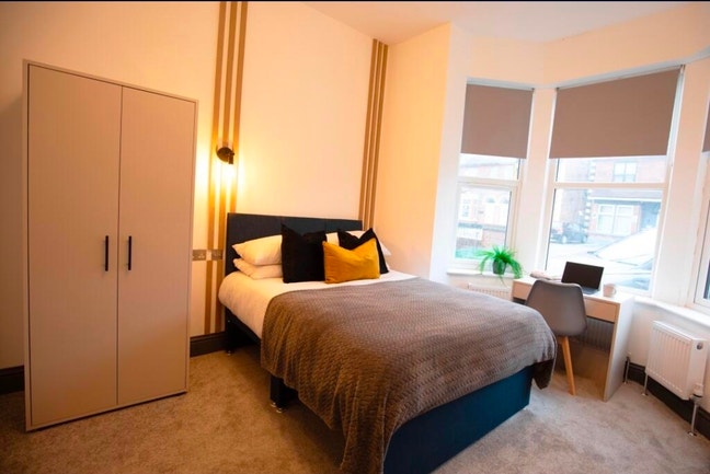 Lovely Large Studio Flat Main Photo