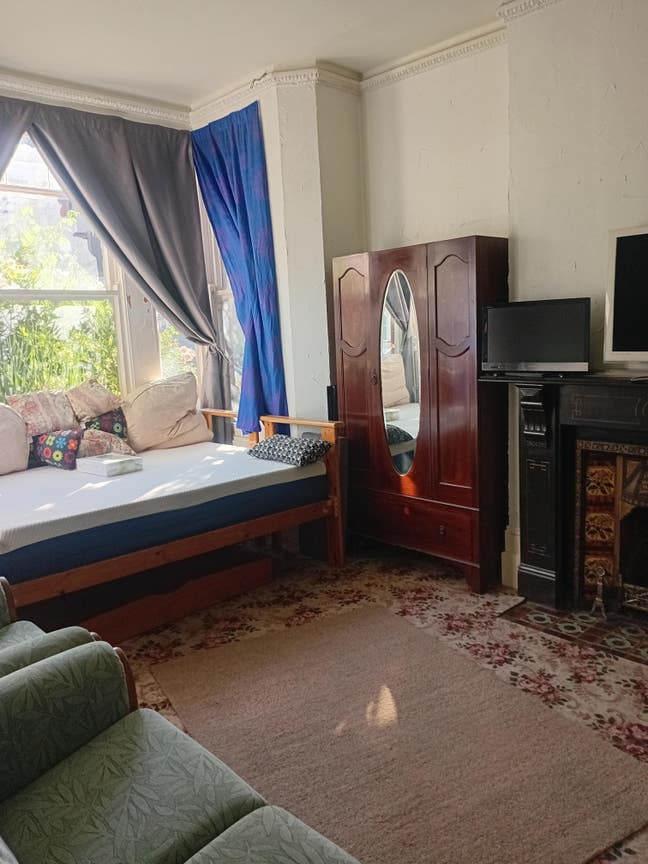 Large rooms for rent in lovely Stoke Newington Main Photo