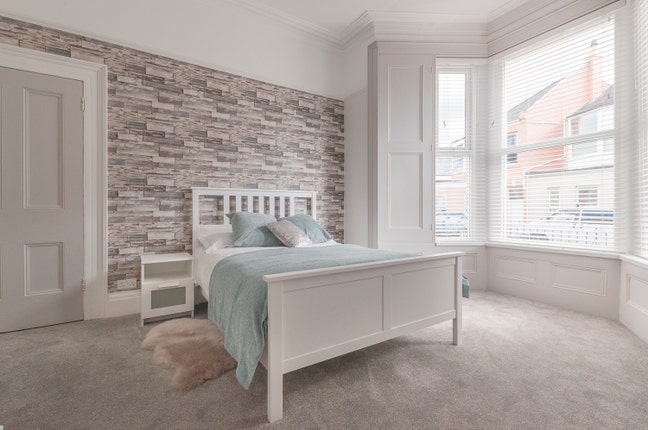 Spacious en-suite room-friendly professional house Main Photo