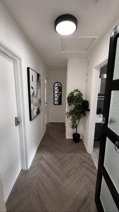 Modern  Room / All Bills Included  Main Photo
