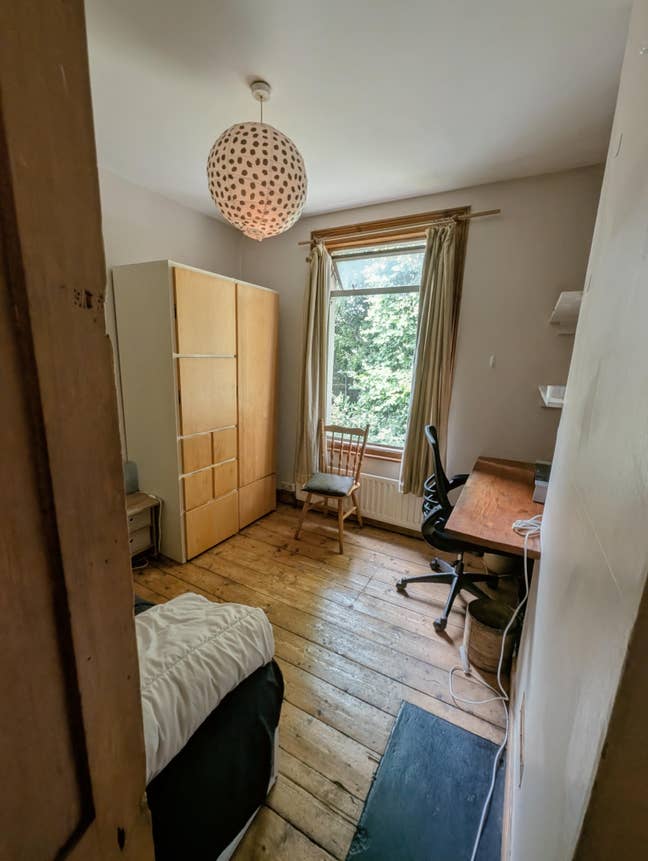 Small double room St Werburghs Main Photo