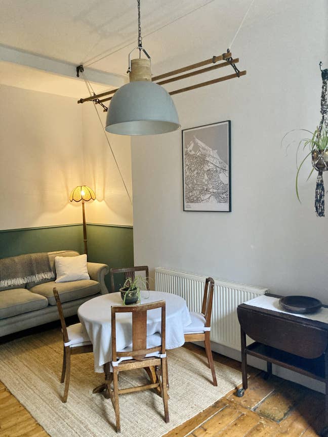 Spacious 1 Bed Apartment plus BOX ROOM near centre Main Photo