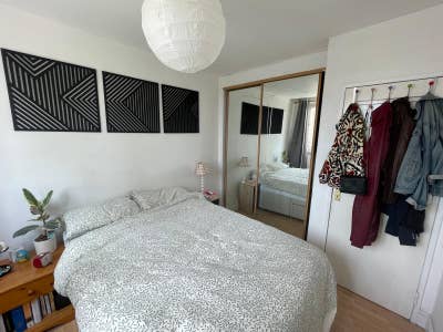 Double room available in 3 bed flat - Zone 1  Main Photo