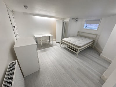 Spacious Double Room In Sociable House Share Main Photo