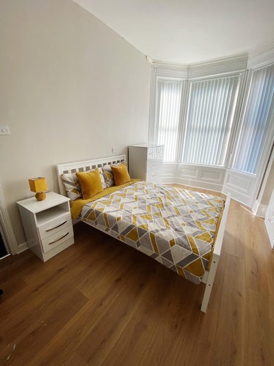 Large Room Beside Qub, City Hospital & Botanic  Main Photo