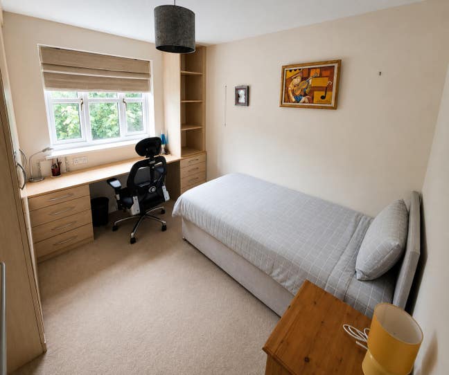 Single Room with Own Private Bathroom & Bills Incl Main Photo