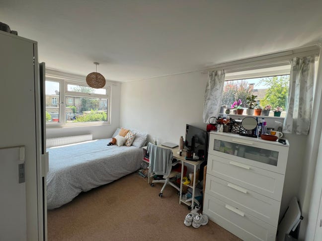 Room in a lovely two bed house in Chesteron Main Photo