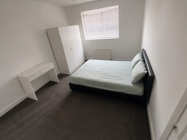 A furnished double bedroom available Main Photo