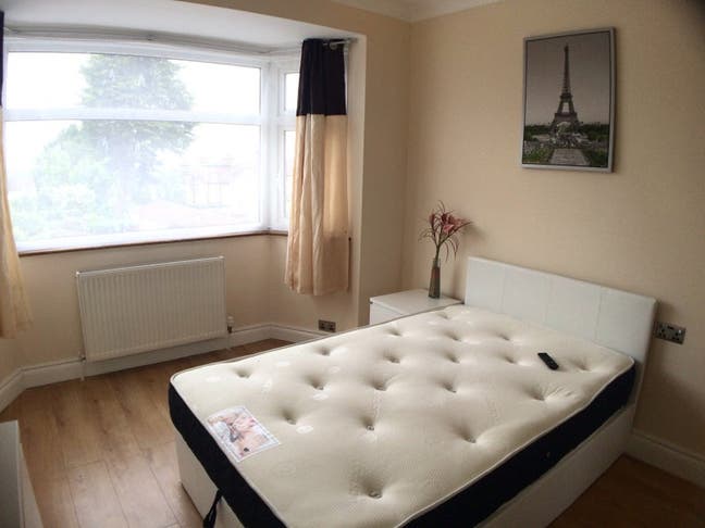 🌟 Modern Ensuite 5 min Walk to Elizabeth Line  Main Photo
