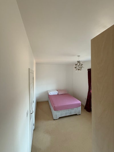 King size  room for rent   Main Photo