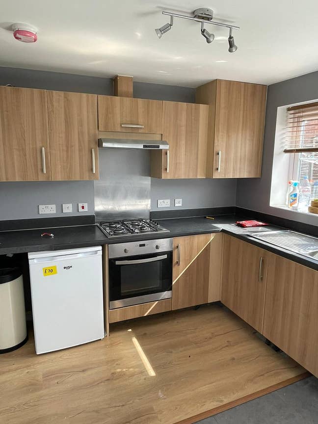 Self Contained Room Shard End  Main Photo