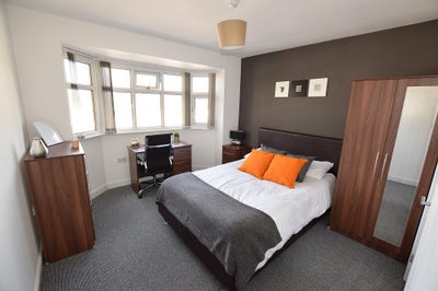 Ensuite double bedroom Available NOW B23 Main Photo